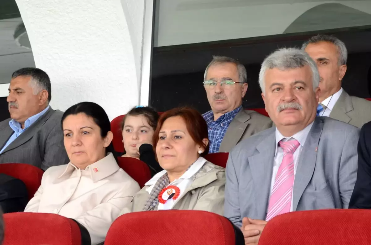 CHP\'li Kaleli: Gençlere Verilecek Armağan, ÖSYM ve YÖK Başkanlarının İstifalarıdır