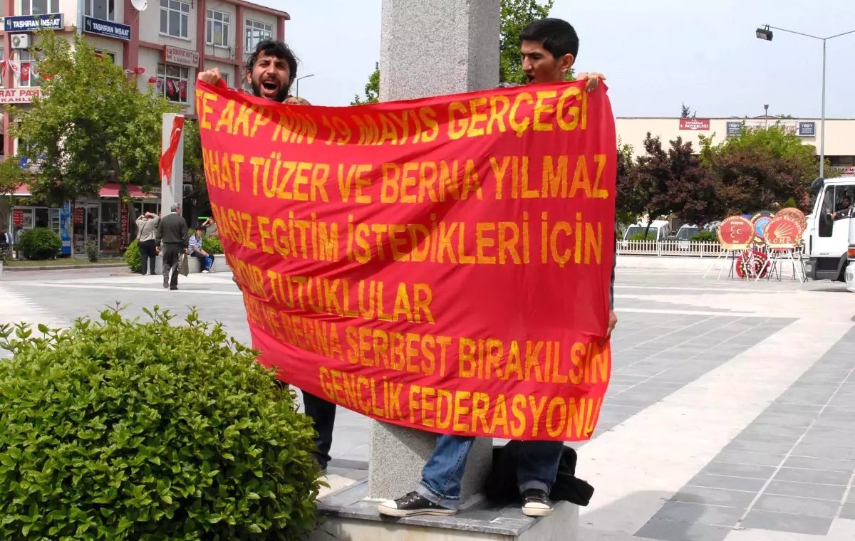 Ferhat ve Berna İçin Zincirli Eylem