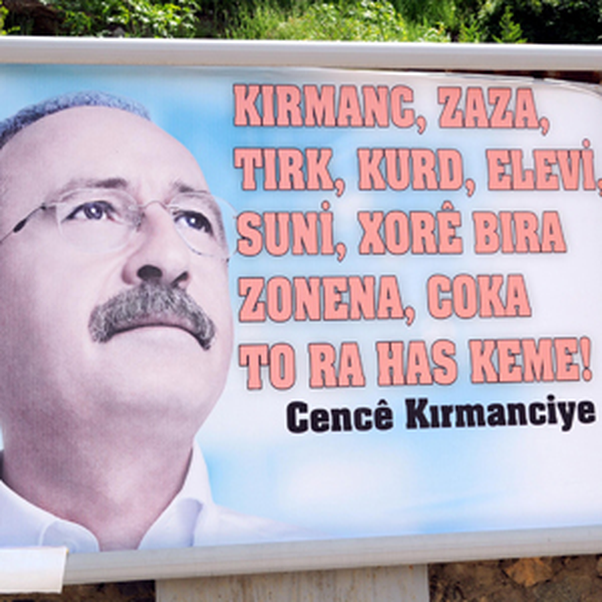 Zazaca Afişlere CHP'den Jet Müdahale!