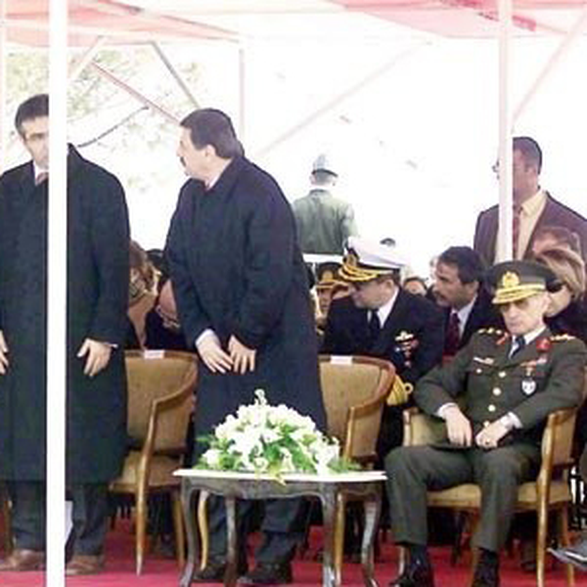 Ayağa Kalkmayıp Bedelini Ödeyen Komutan!