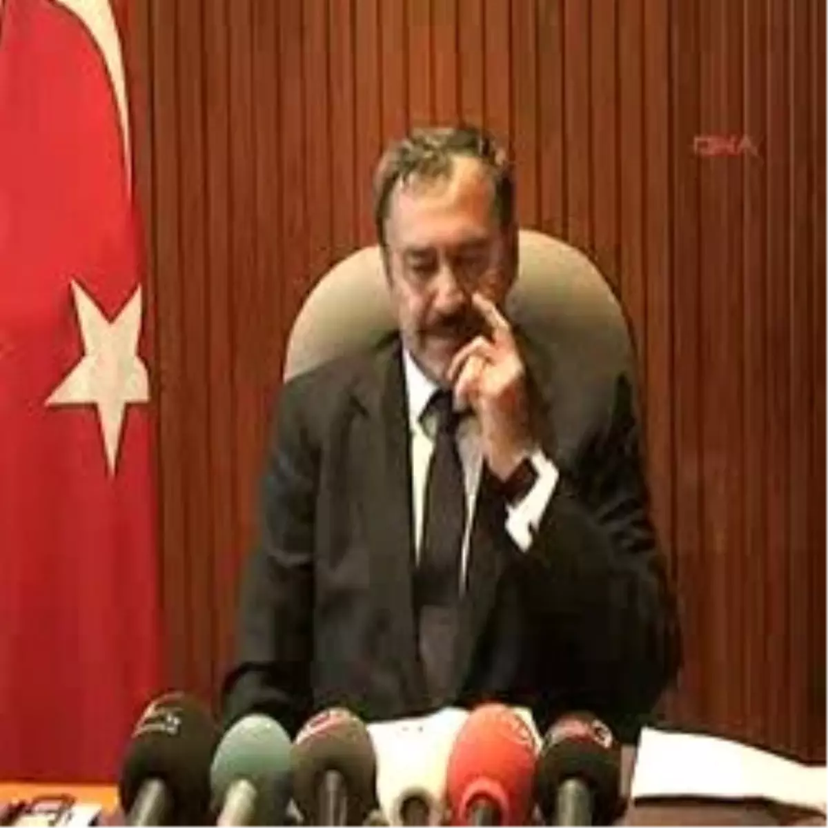 Afyonkarahisarek2bakan Eroğlu, "Deprem Siyanür Atık Havuzlarına Zarar Vermedi"