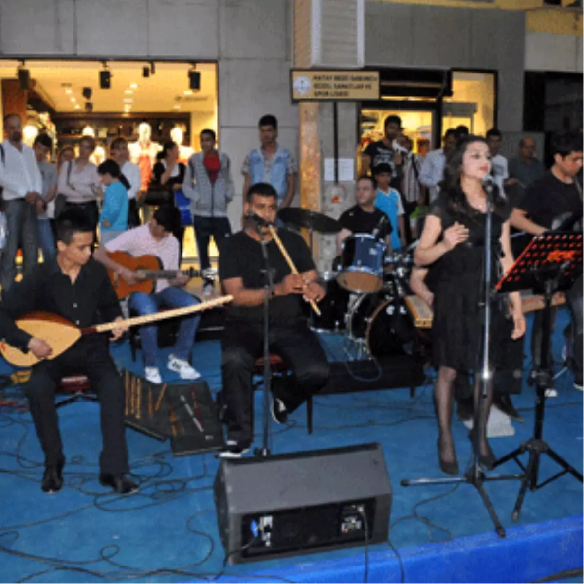 Antakya Belediyesi’nden Hürriyet Caddesi’nde "Gençlik Haftası" Etkinliği