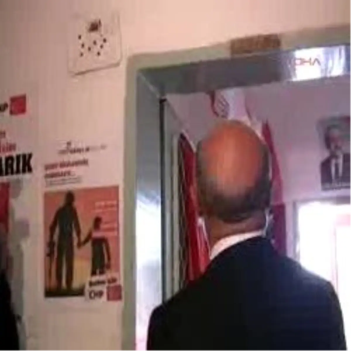 Bakan Yıldız CHP Seçim Bürosunu Ziyaret Etti