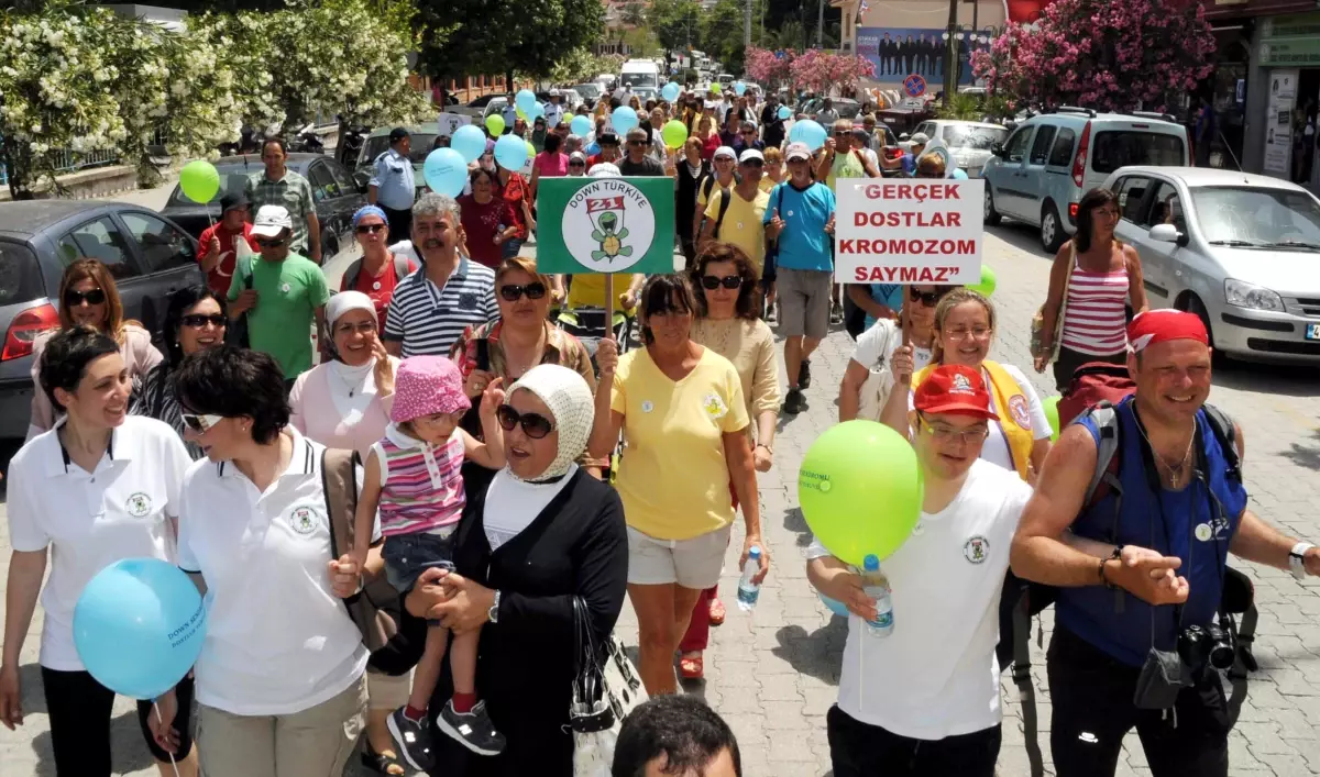 Down Sendromlular İçin Yürüdüler