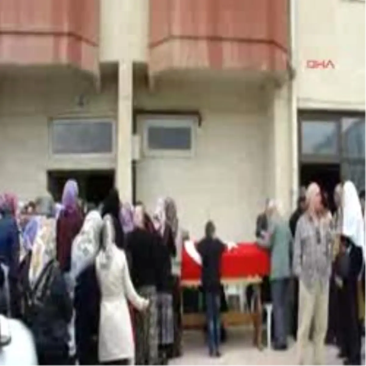 Düşen Helikopterde Yaşamını Yitiren Pilot, Bilecik\'te Toprağa Verildi