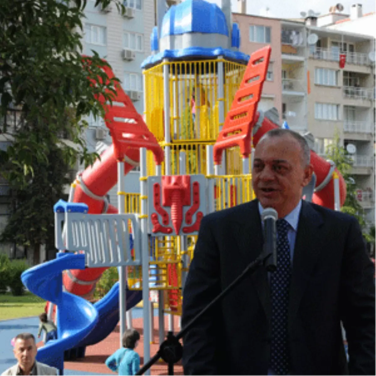 Manisalı Çocuklara Dev Oyun Parkı