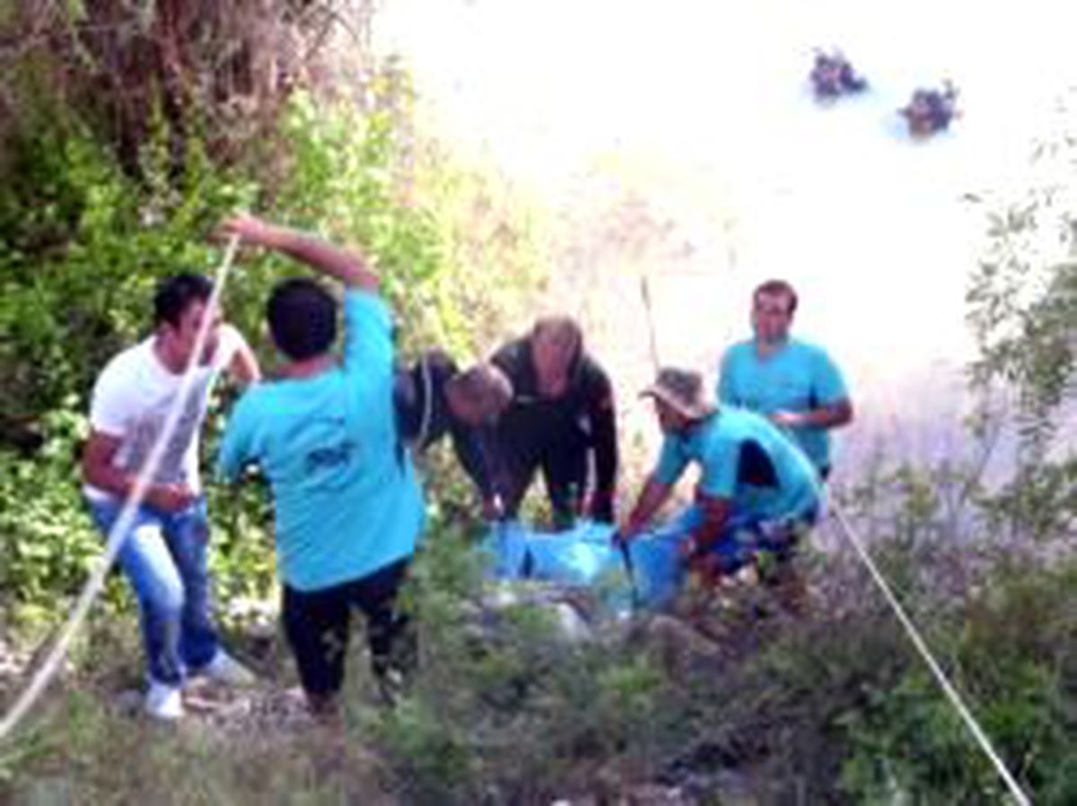 Otomobil Fırat Nehri'ne Uçtu: 1 Ölü