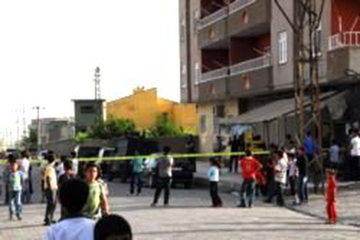 Silopi Cezaevi\'ne Dışardan Ateş Açıldı: 1\'i Ağır 3 Yaralı