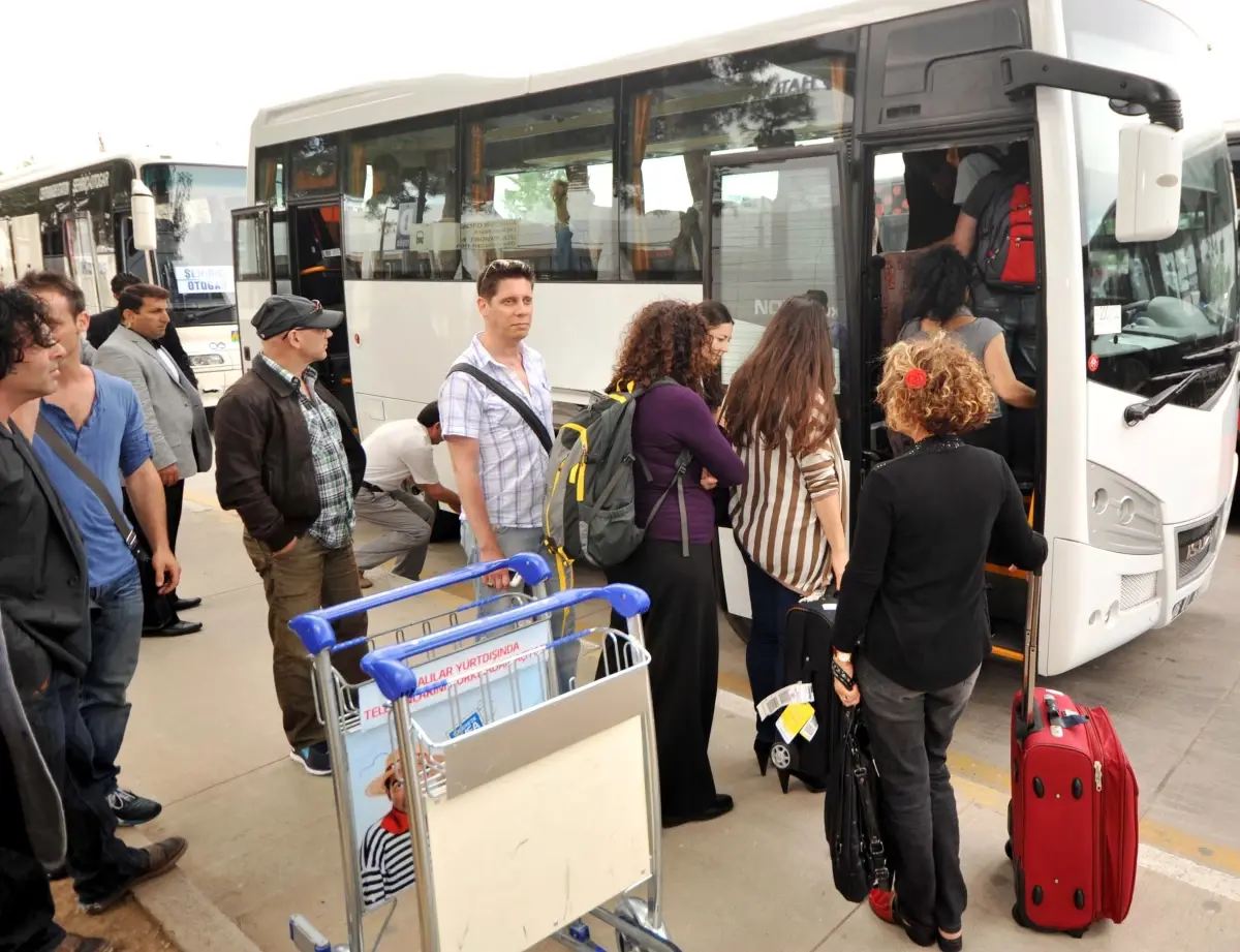 İsrailli Tiyatrocular, Oyunlarını Sahneleyemeden Antalya\'yı Terk Etti