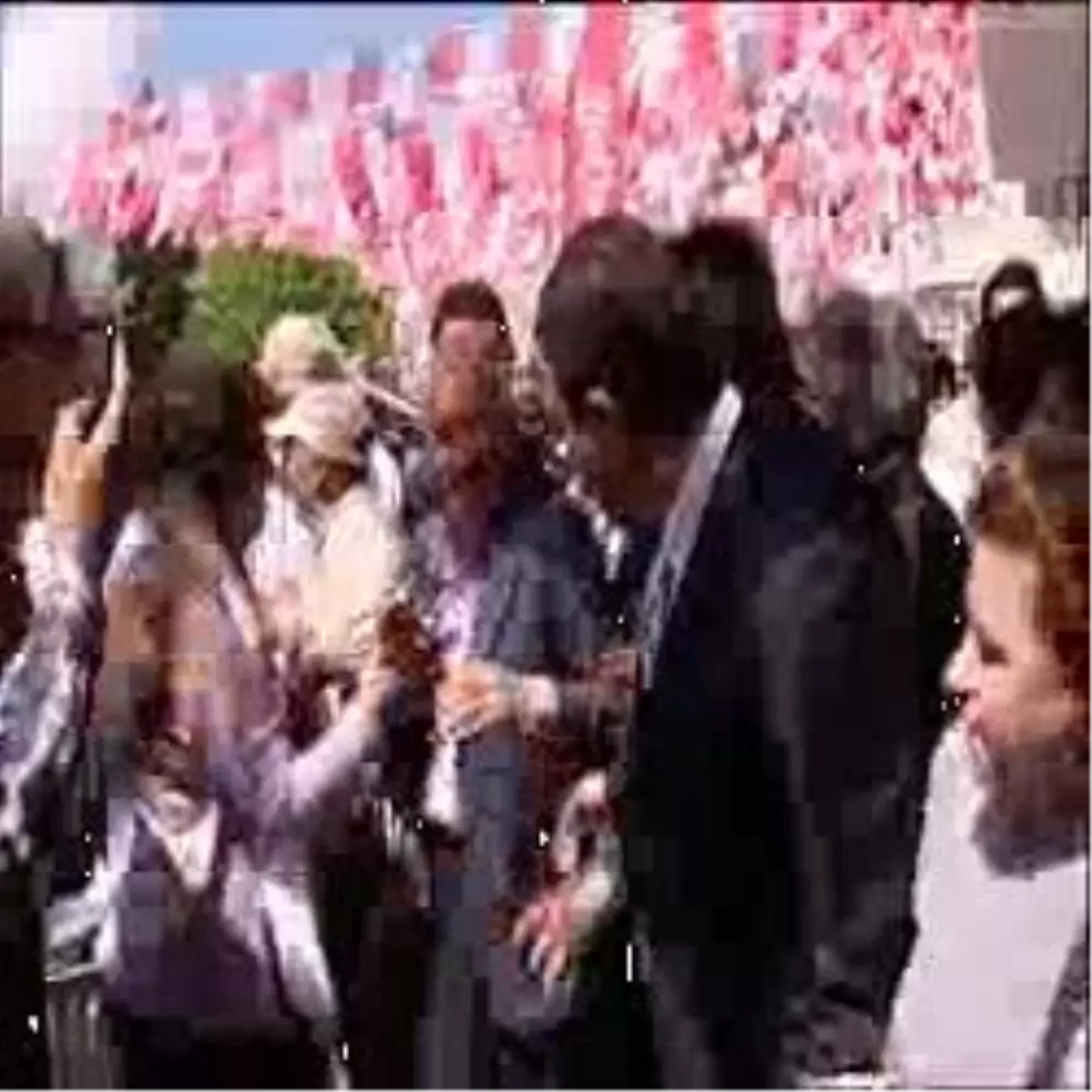 Kılıçdaroğlu AK Parti ve MHP Seçim Bürolarını Ziyaret Etti