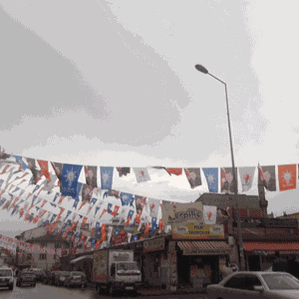 Ağrı AK Parti, Bilboardlara Afiş Astırmaya Başladı