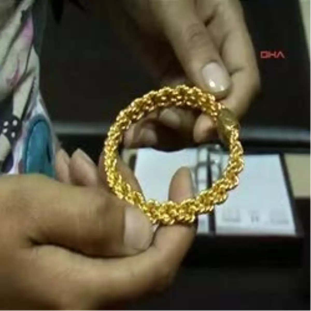 Yolda Bulduğu Altını Sahibine Teslim Etti