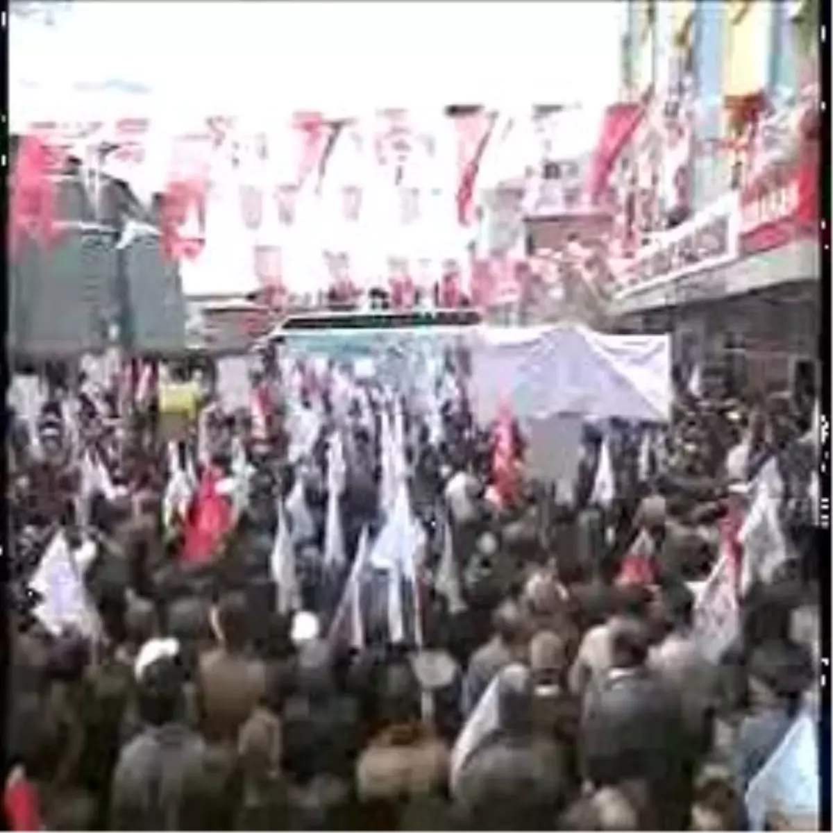 Ardahan\'dan Erdoğan\'a Yüklendi