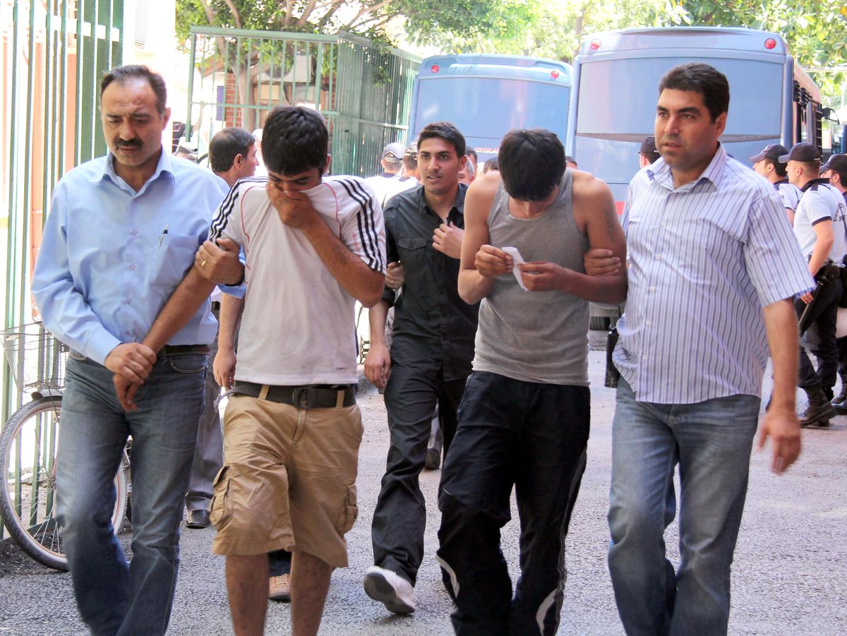 Mersin'de Cono Aşireti Mensupları Adliyeye Sevk Edildi