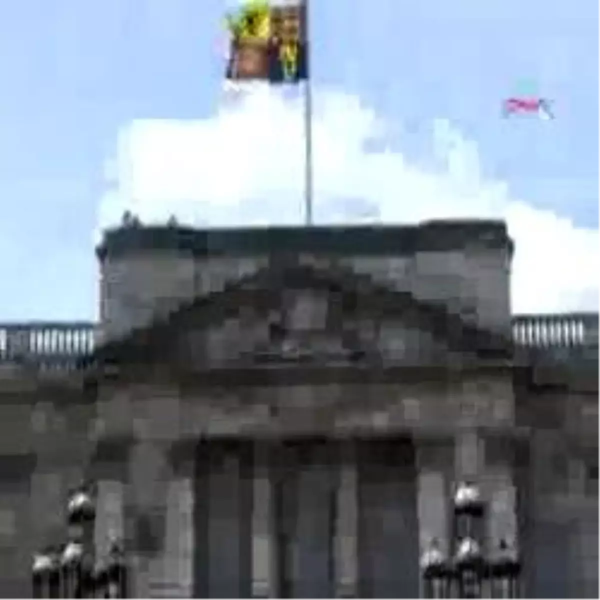 Obama, Buckıngham Sarayı\'nda Krallar Gibi Karşılandı