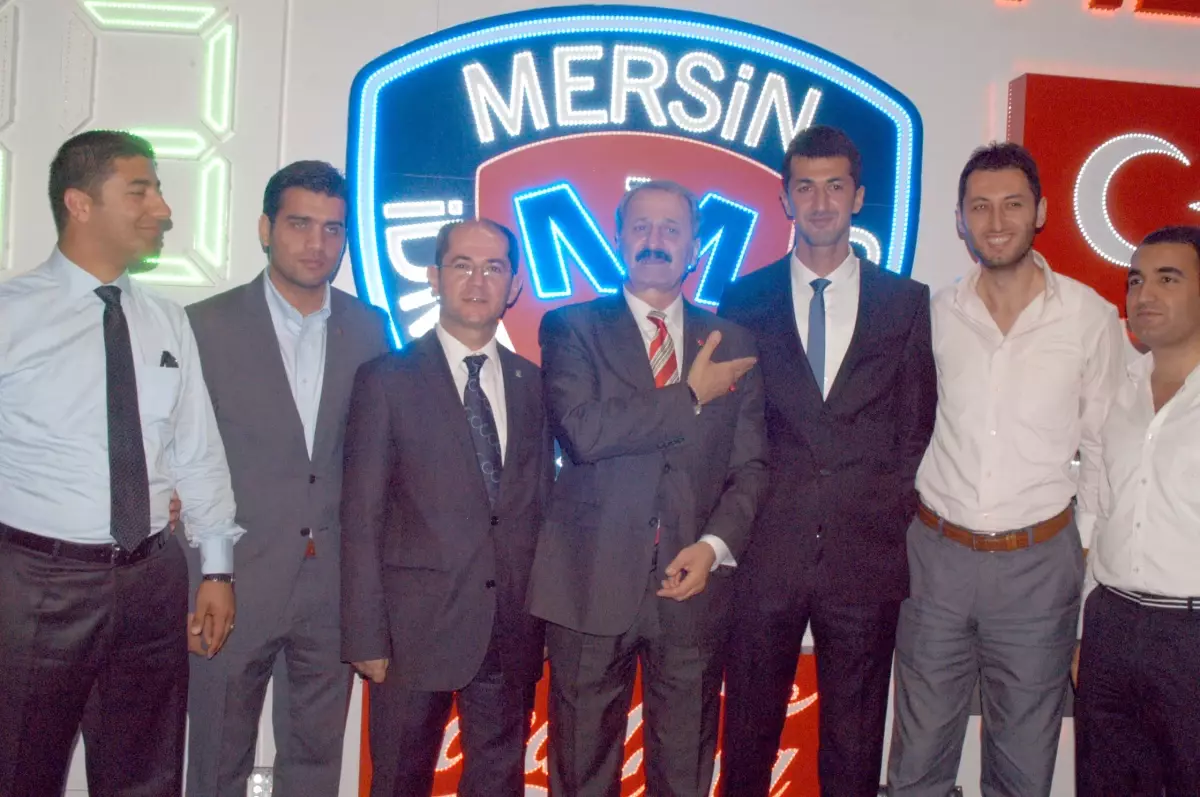 Bakan Çağlayan: Müteahhitlikte Dünya İkincisiyiz