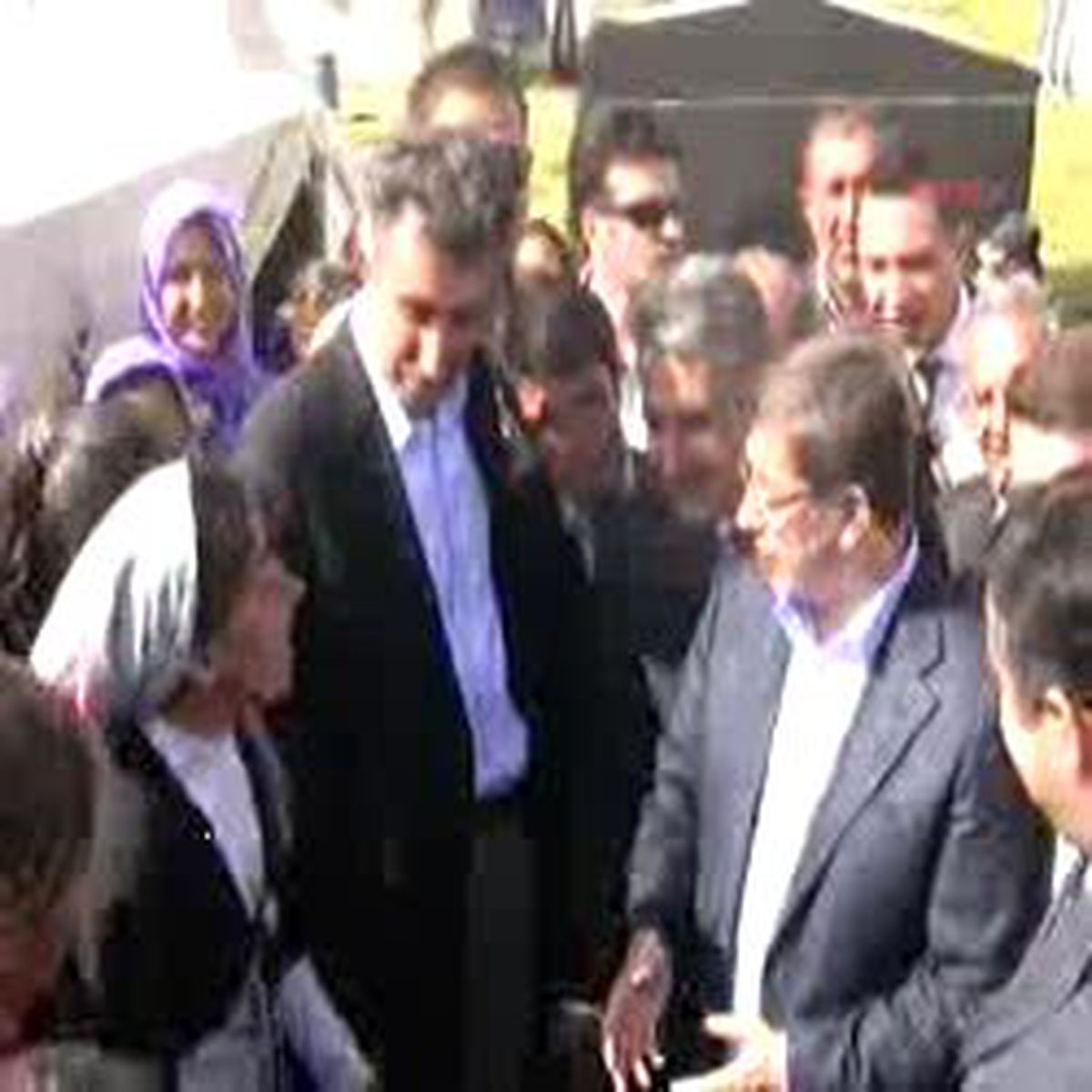 Davutoğlu\'ndan Okumak İçin Yardım İstedi