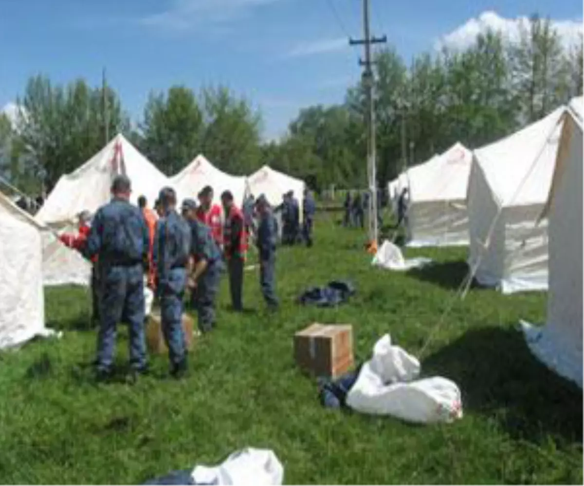 Kütahya Simav\'da Depremin Yaraları Sarılıyor