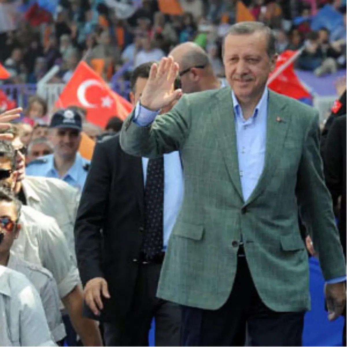 "Sevsinler Böyle Onurlu Generali"