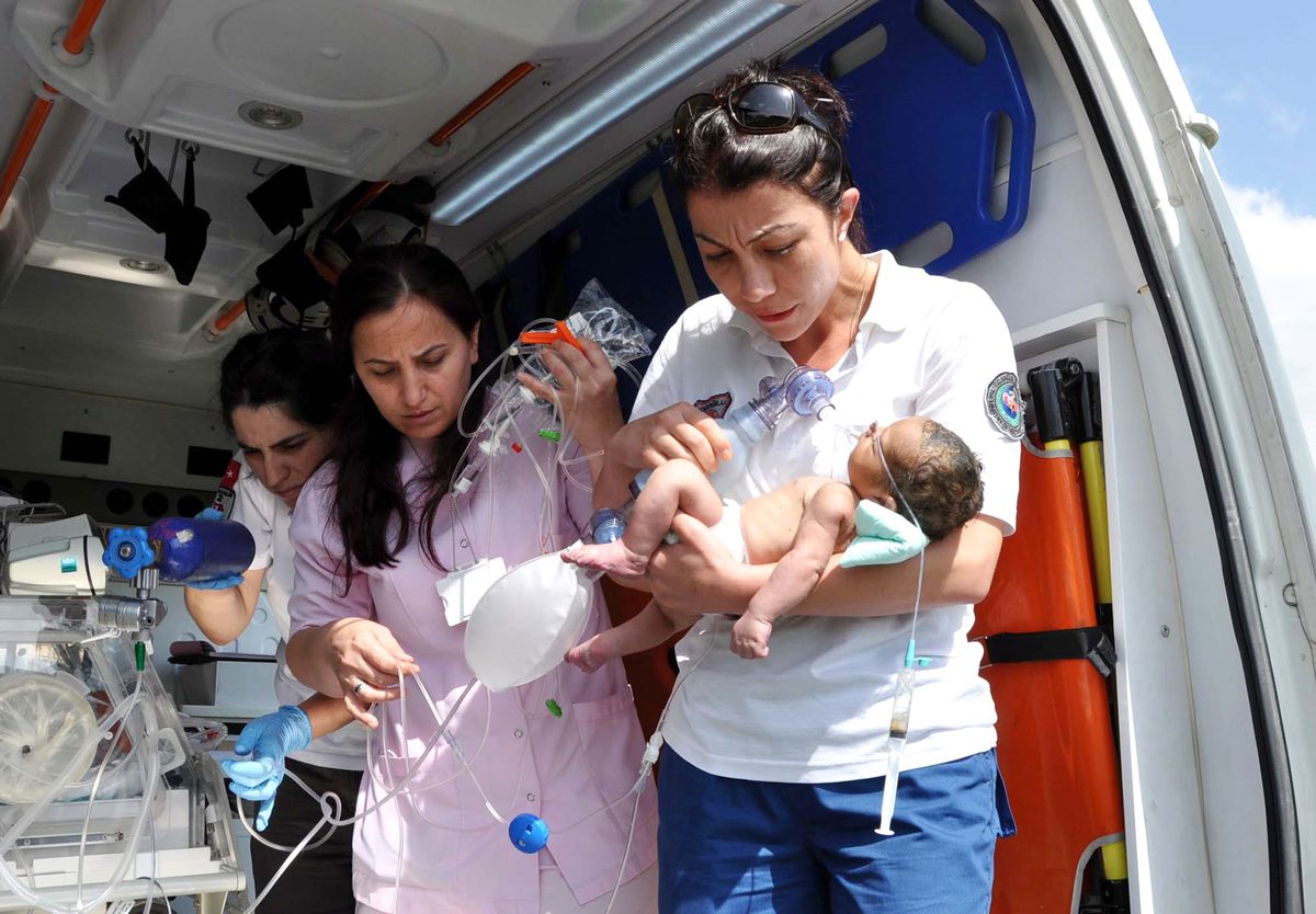 3 Günlük Bebeğe Ambulans Helikopter