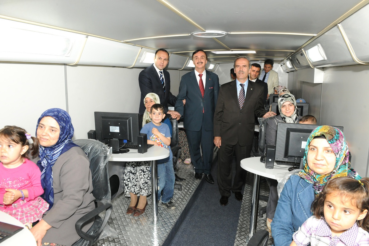 Haydi Anneler Bilgisayar Öğrenmeye