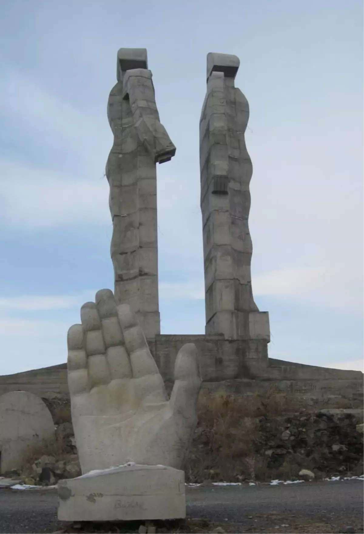 \'insanlık Anıtı\' Yıkımında Sona Yaklaşılıyor