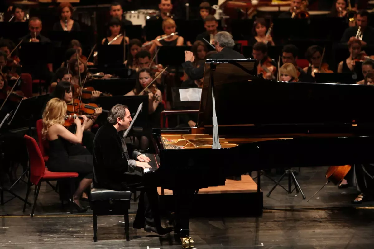 Fazıl Say Bu Kez de İstanbul Senfonisi’yle Büyüledi
