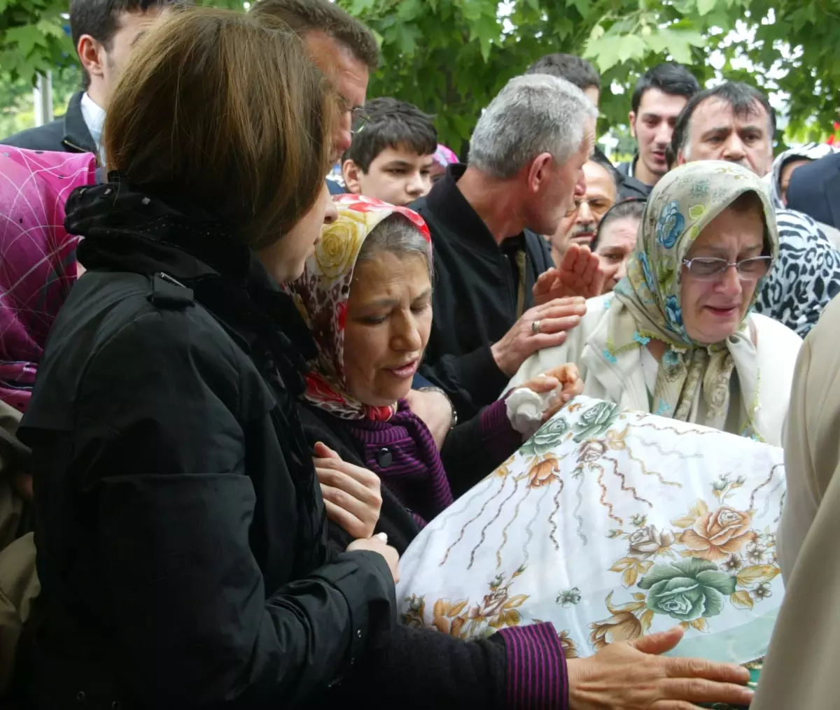 Gazeteci Beyhan Mutlu Son Yolculuğuna Uğurlandı