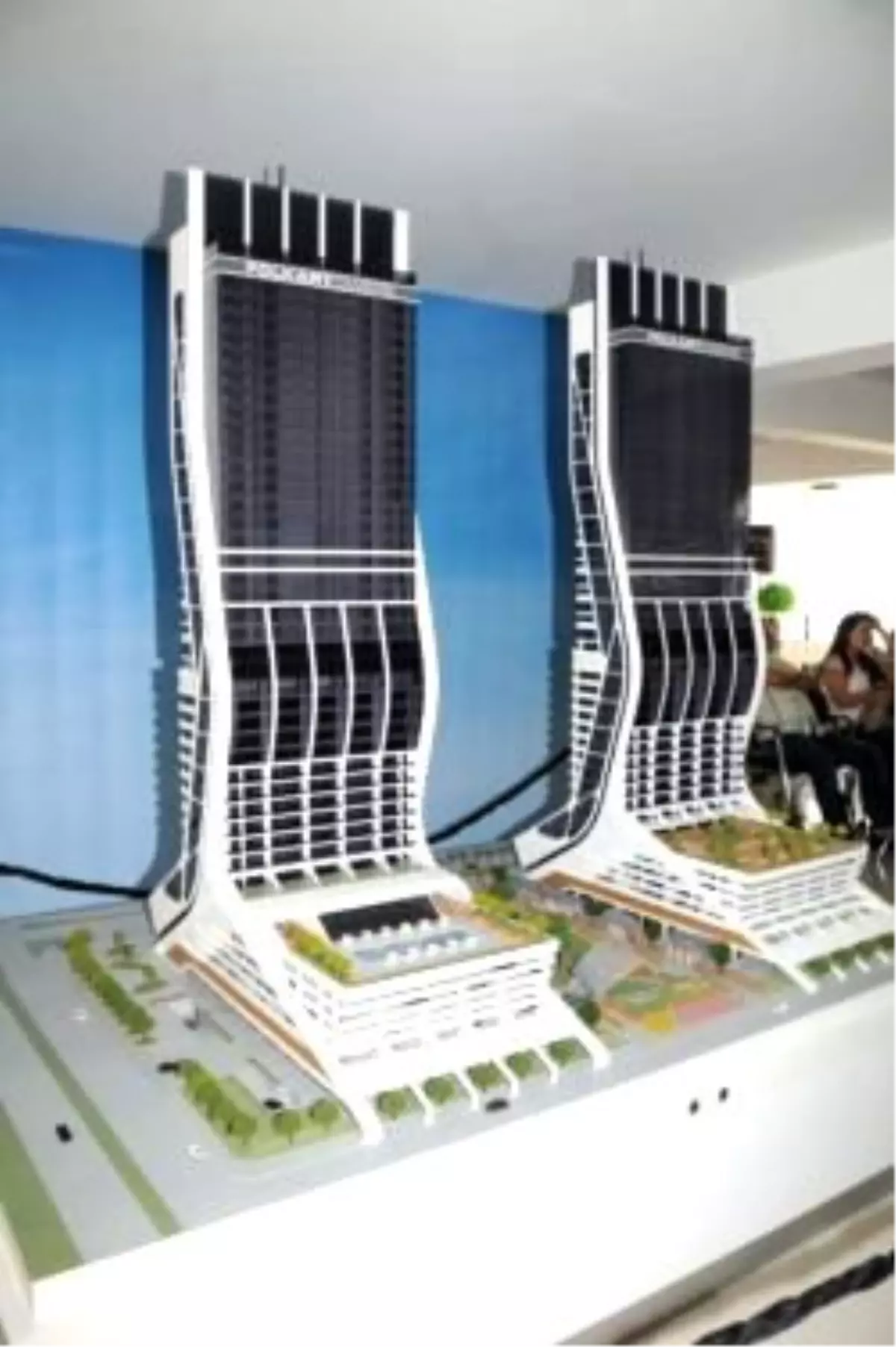 İzmir\'in İkiz Kuleleri Tanıtıldı