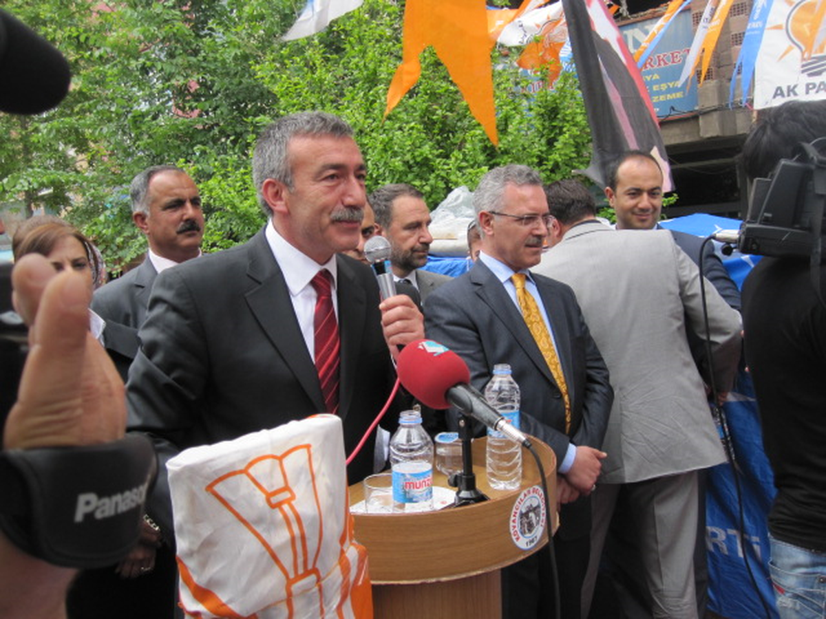 Ak Partiye Kovancılardan Büyük İlgi 

