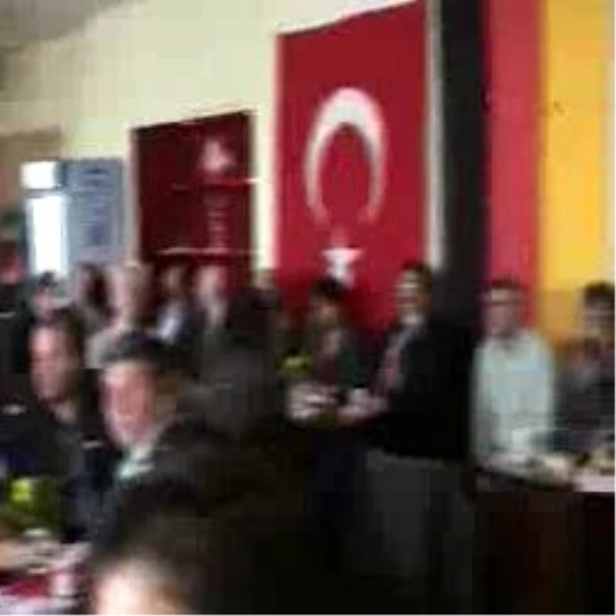 Türk Bakan Özkan, Pilav Gününe Katıldı