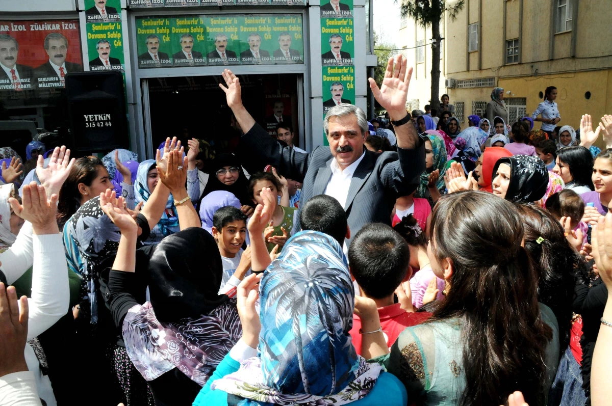 Kadınlardan Bağımız Aday İzol\'a Destek