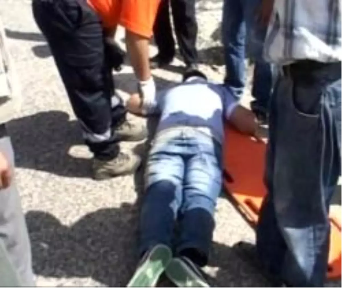 Virajı Alamayan Araç Şarampole Uçtu: 7 Yaralı