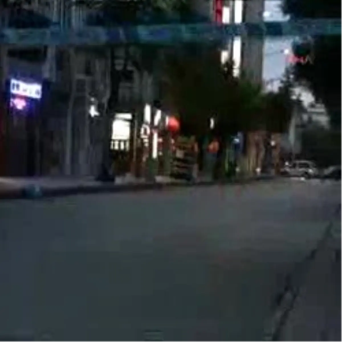 Eskişehir Emniyet Müdürlüğü Önünde Şüpheli Paket Paniği