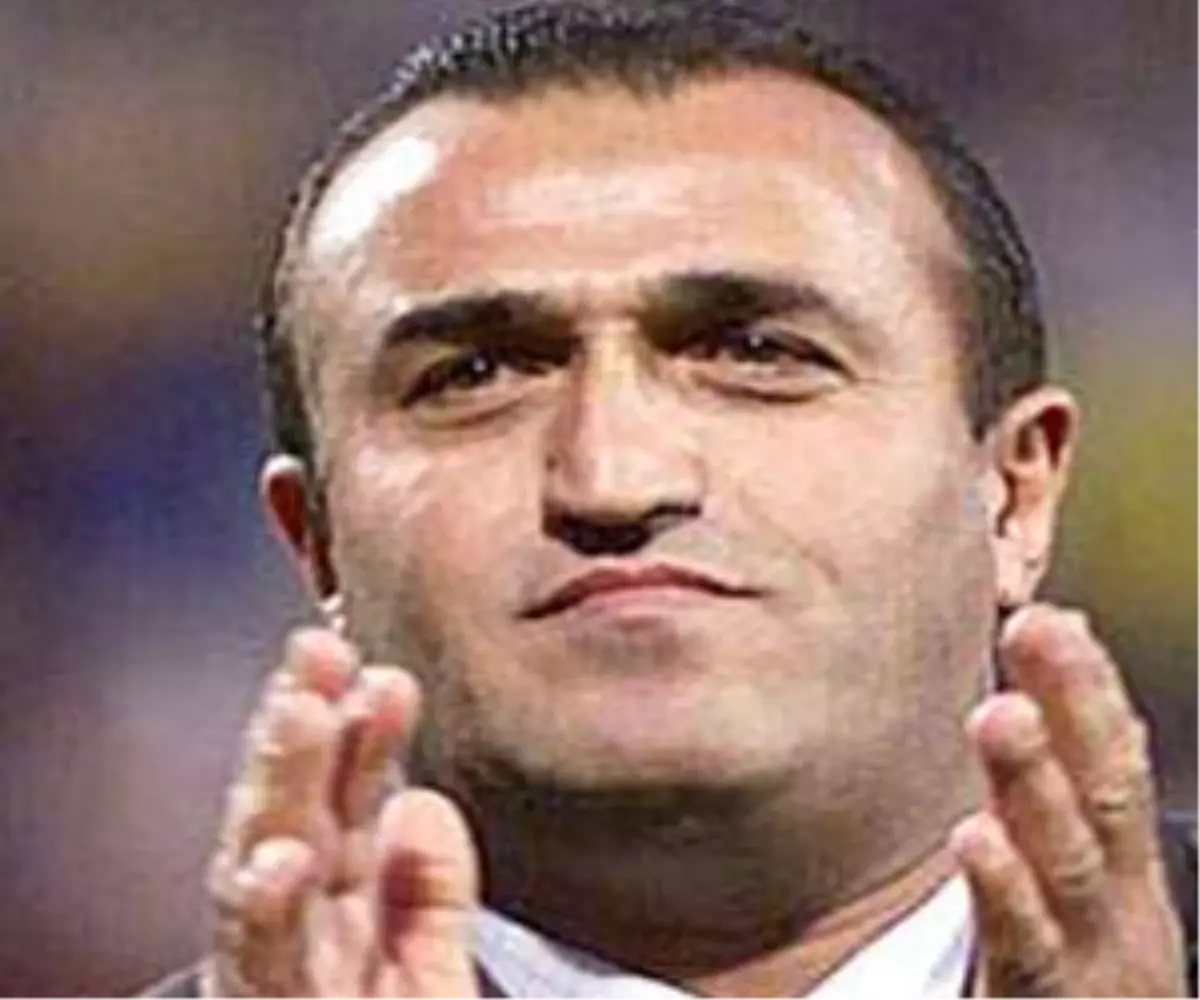 Albayrak: "Sahada Rakiplerin Ayağını Titreten Galatasaray\'ı Yeniden Yaratacağız"