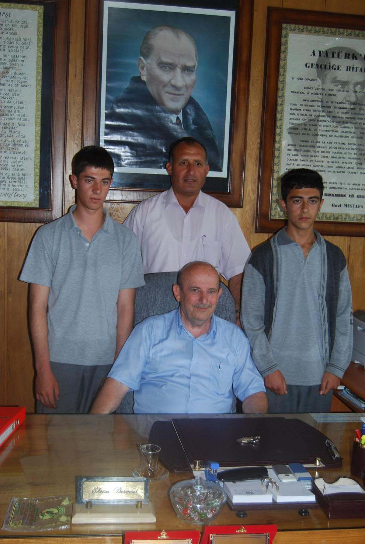 İki Öğrenciden Örnek Davranış