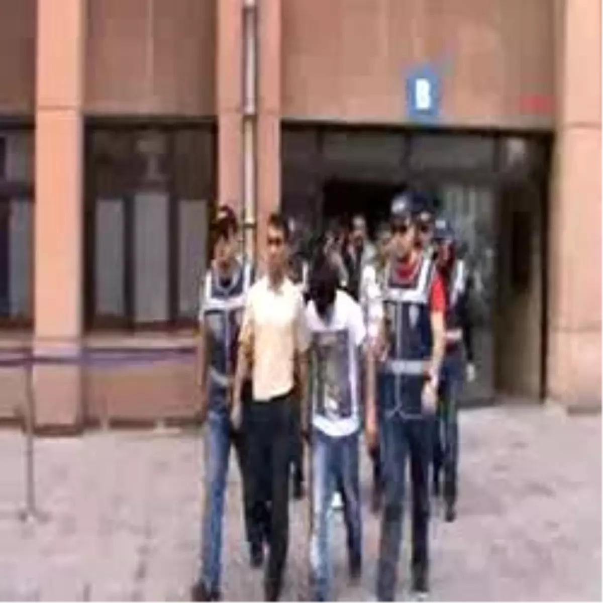 İstanbul\'da Uyuşturucu Operasyonları...