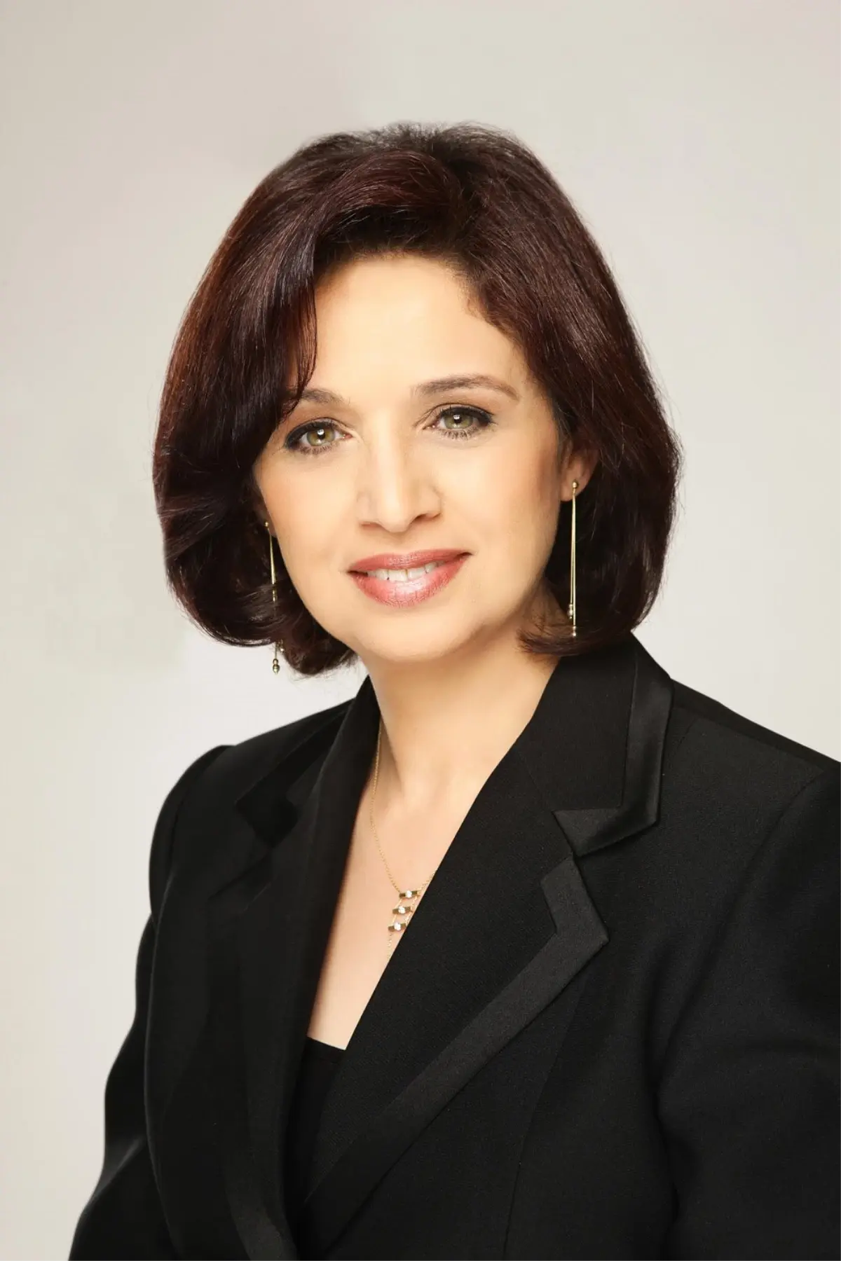 Kom El Hettan\'daki Kazı Çalışmaları Badem Gözlü Dev Heykeli Ortaya Çıkardı