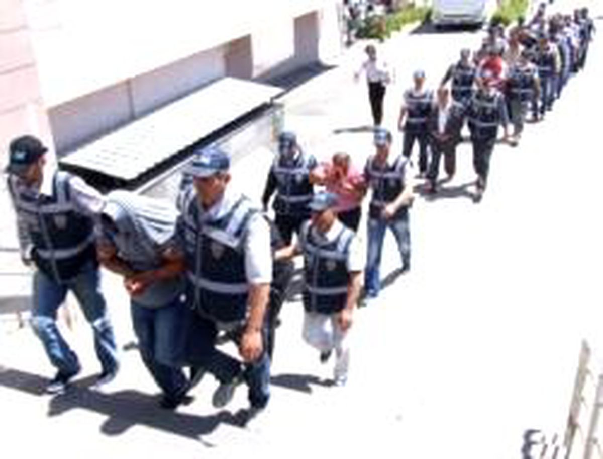 Üniversite Yemekhanesi İhalesinde Yolsuzluk İddiası: 10 Gözaltı