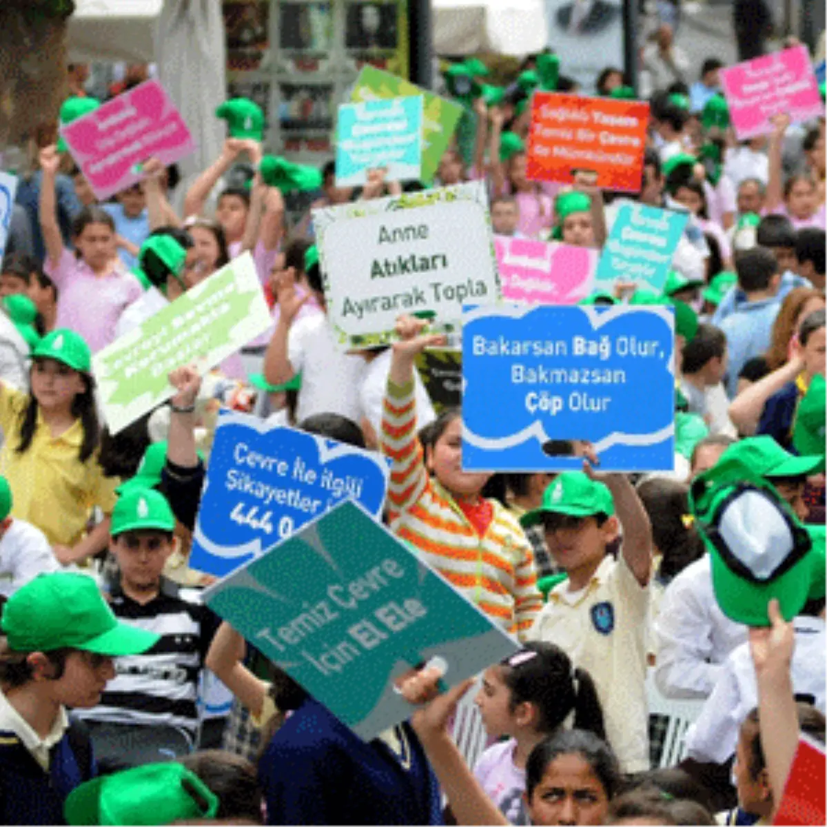 Çocuklar Dünya Çevre Günü’nde Kasımpaşa’yı Yeşile Boyadı