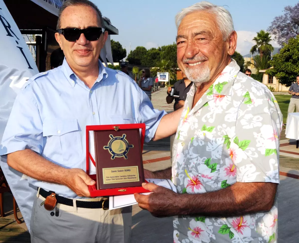 Sadun Boro\'yu Duygulandıran Ödül