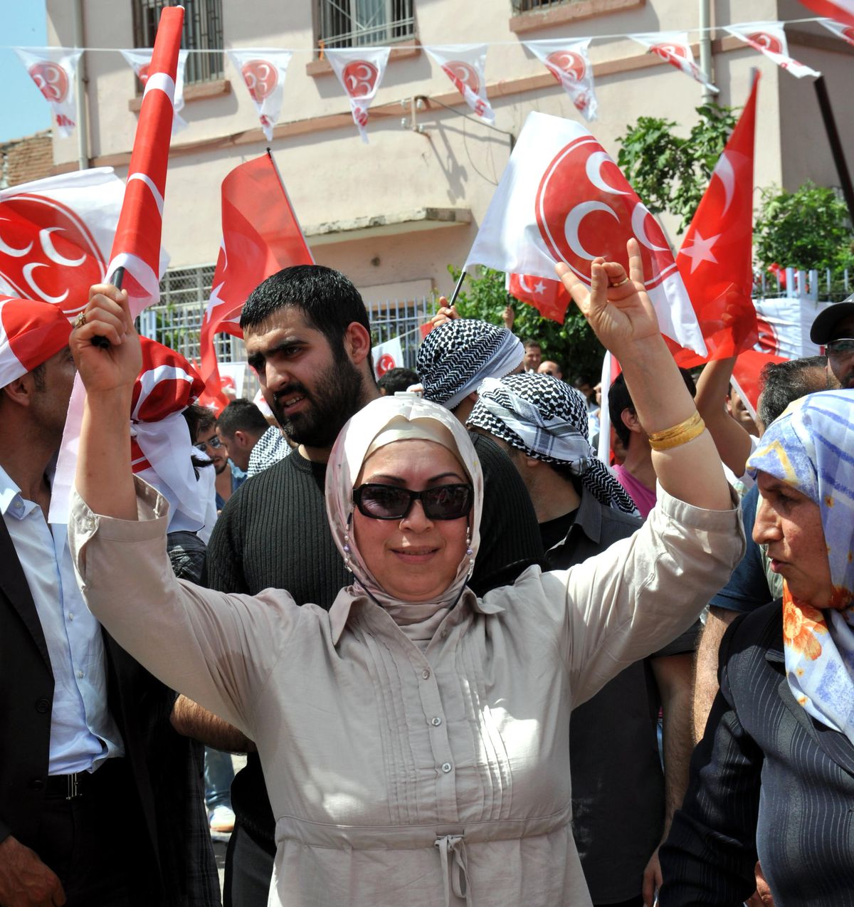 Bahçeli Diyarbakır\'da Konuştu; \'bölünmeye Taraf Değiliz, Ekmeğimizi Paylaşmaktan Yanayız\'