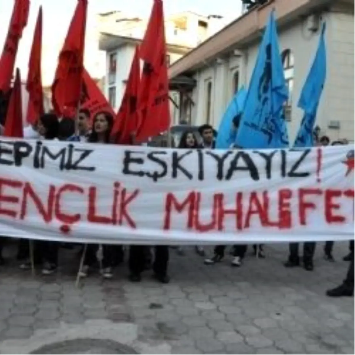 Artvin\'de Gençlerden Hopa Olayları Sonrası Yaşananlara Tepki