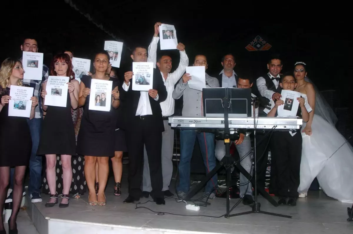 Düğünde, Yaşam Koşullarını Protesto Eylemi