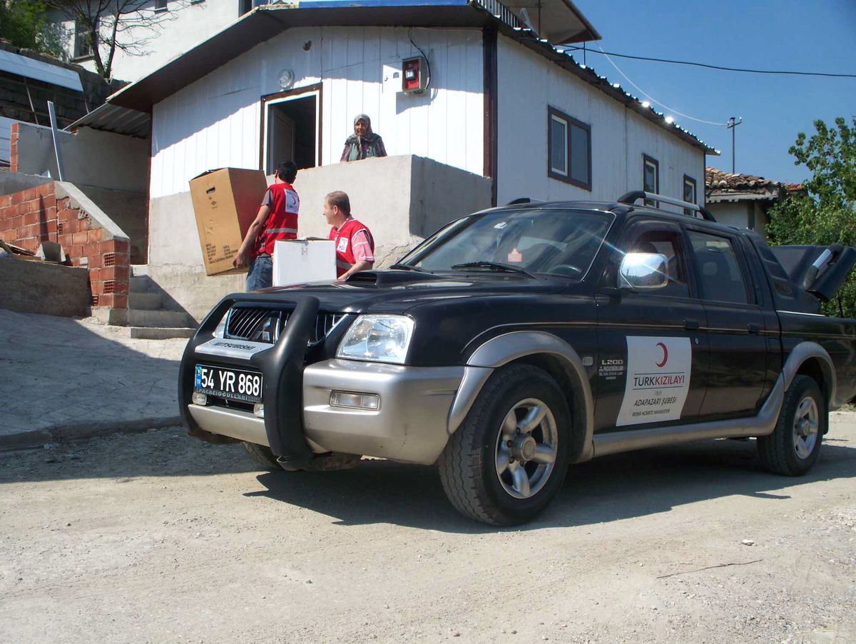 Evi Yanan Kadına Kaymakamlıktan Prefabrik Ev