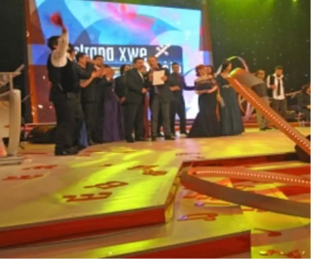 İşte Türkiye\'nin İlk Kürt Starı / Video