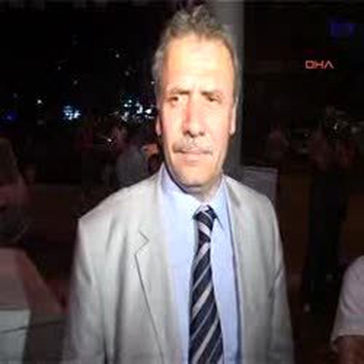AK Parti Ve CHP Arasında Bayrak Gerginliği