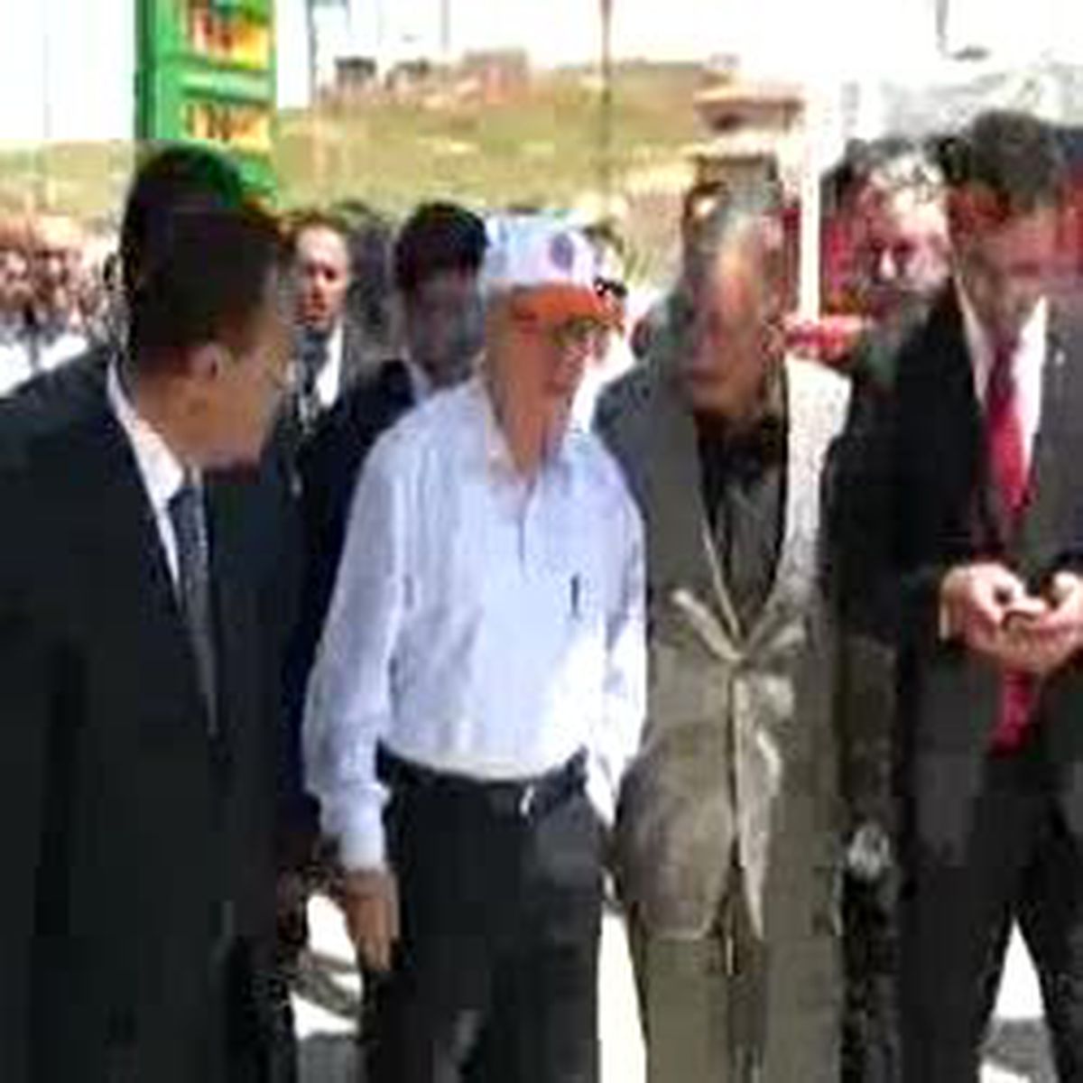 Cemil Çiçek: Bütün Anketlerde AK Parti Rüzgarı Esiyor