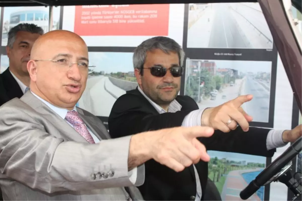 Lütfen Bekleme Yapmayın Tünelde Bakan Var