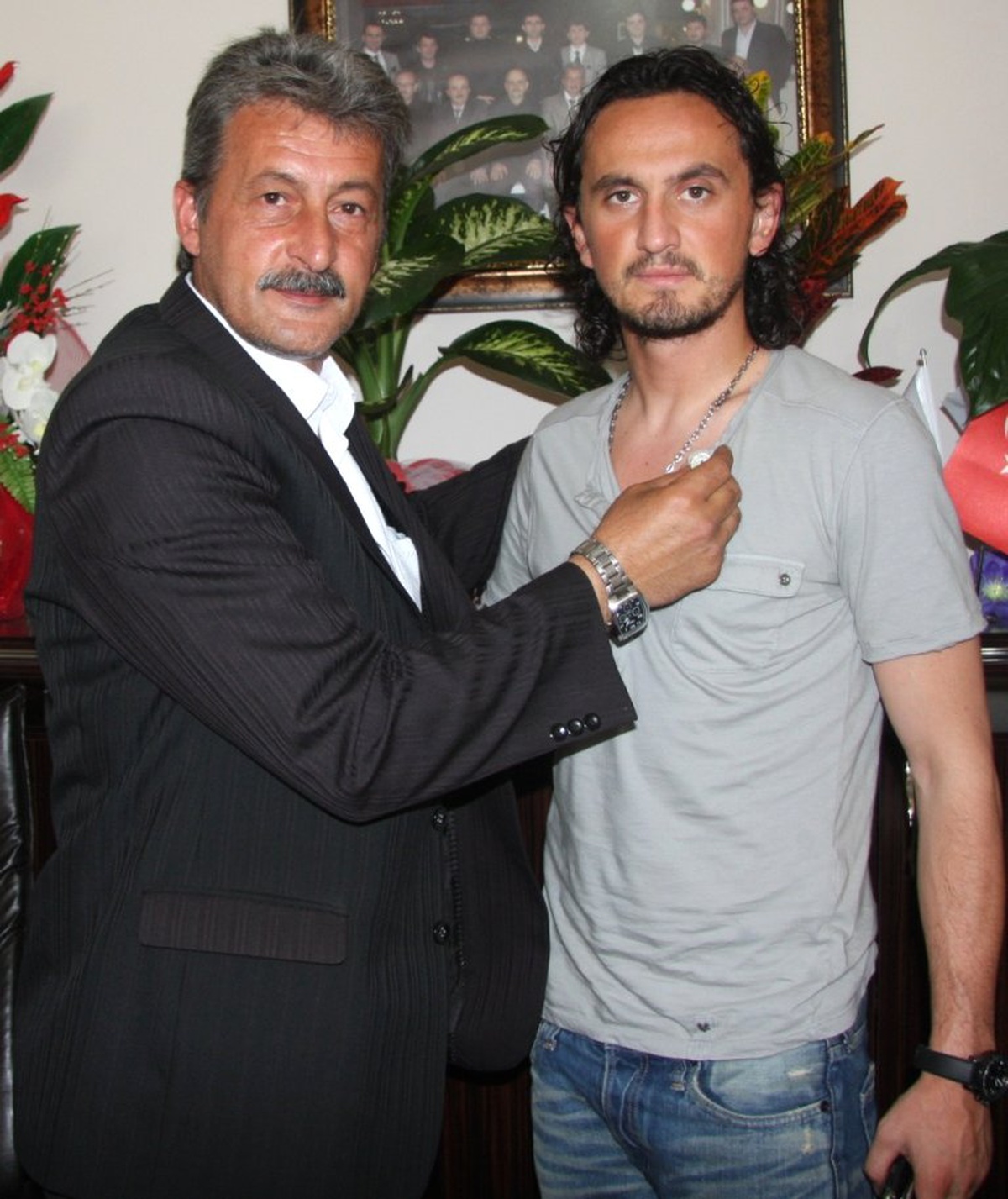 Tuncay Şanlı Adapazarı'nda Dernek Üyesi Oldu